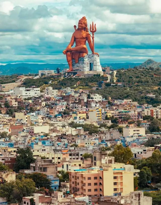 r/megalophobia - Nathwara, Rajasthan, India.