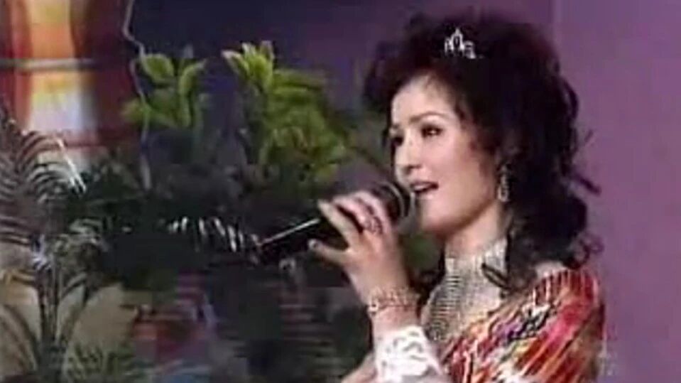 يەنە كۆڭلۇم سېنى دەيدۇ-ئادىلە ئابلىز