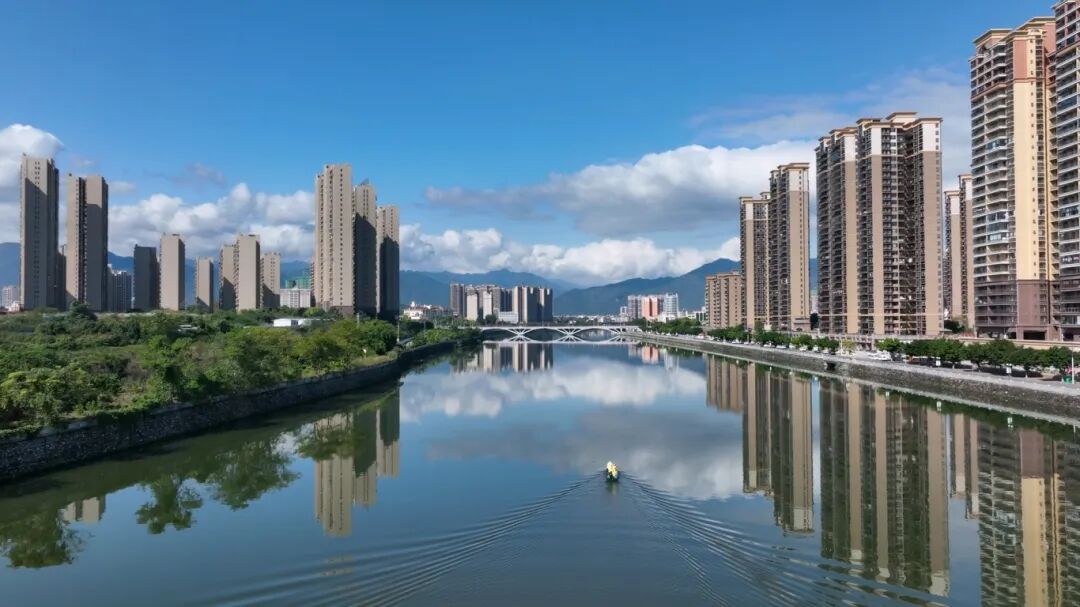 乐昌城区（乐昌市融媒体中心 摄）.jpg