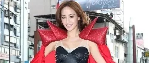 “豪门贵女”关颖:300亿身价下嫁“打工仔”,她的爽你体会不到