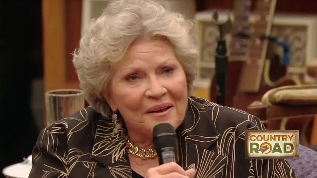 人生绝唱！84 岁的她在养老院清唱自己的名曲