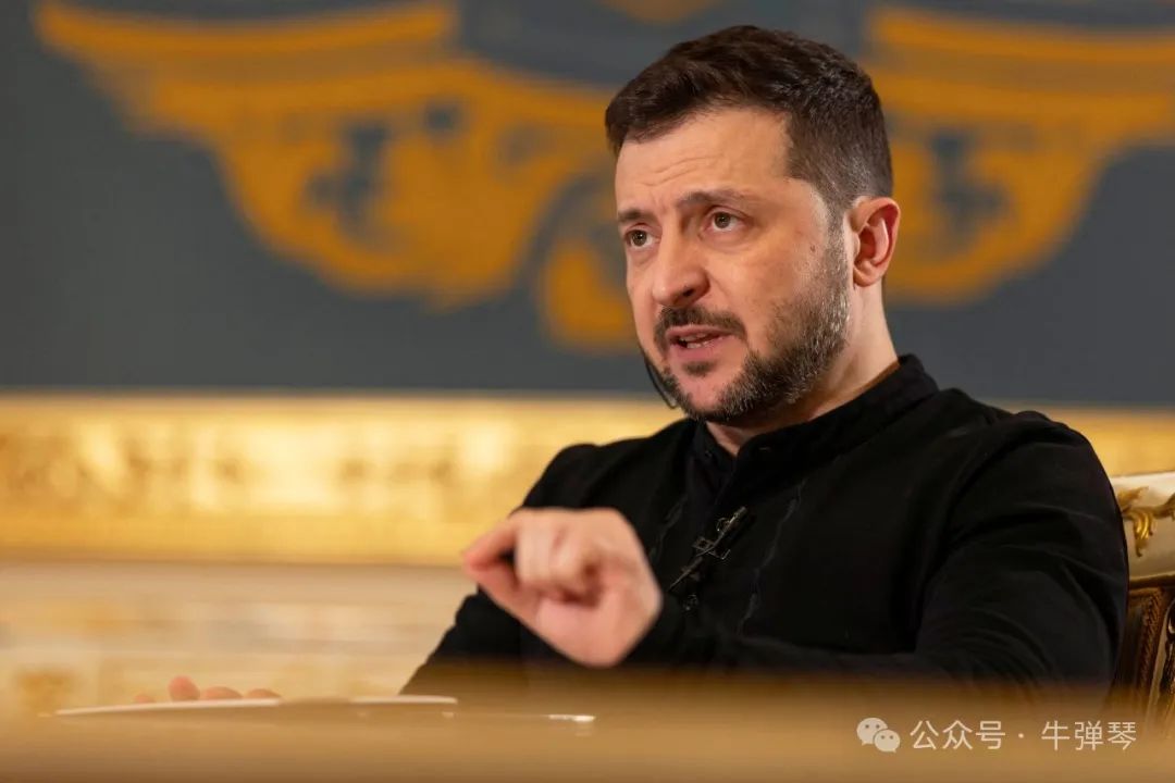 乌克兰总统弗拉基米尔·泽伦斯基 （Volodymyr Zelensky） 于 2 月 7 日在基辅接受路透社采访时发表讲话。