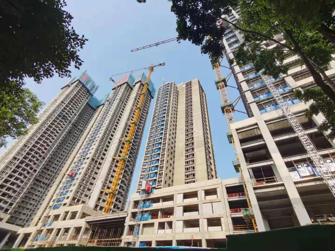 翠园华府前身是东晓街道东立片区旧改,位于布心路和东盛路交汇处西北