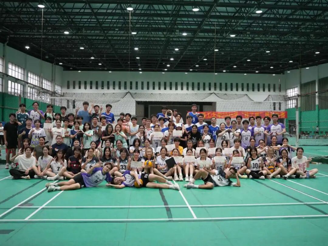 排球队合照.jpg