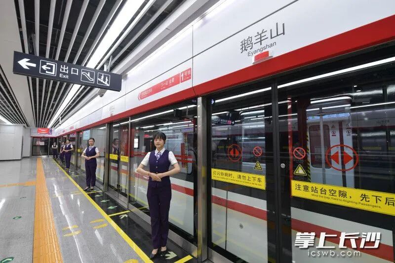 �L(zh��ng)ɳ��܉����̖ͨ(h��o)������һ���Z��ɽվ�DƬ