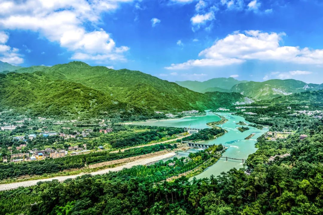 摄图网_501045082_banner_都江堰全景（企业商用）.jpg
