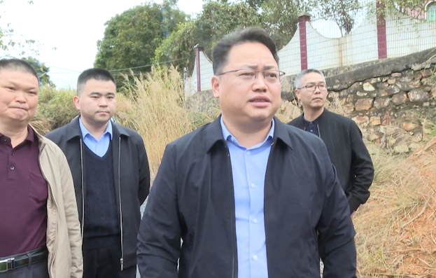刘东峰检查非煤矿山和三小场所安全工作