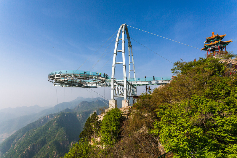 挑战你的极限石林峡位于北京市区东北部70公里的平谷区境内,是黄松峪