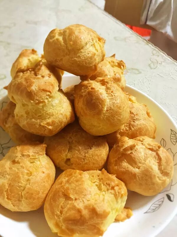 姿势的蒜香面包↓绣球馒头以及椒盐花卷儿↓豆沙蜜粽~一直想做肉粽,太