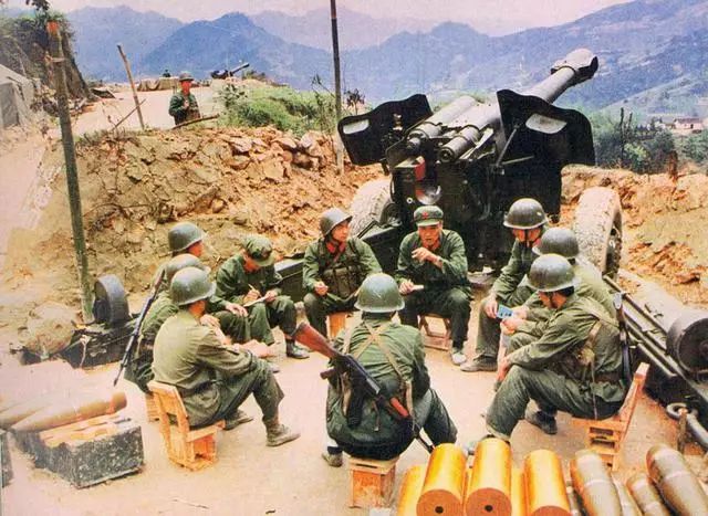 也在上世紀90年代後期裝備我軍炮兵部隊,在用於火炮定位時,373雷達能