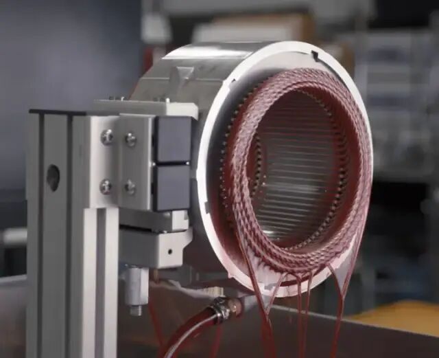 看了特斯拉劲敌 Lucid的介绍 ，秒懂扁线电机。的图15