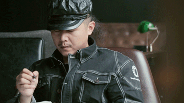 我们的时代#老男孩大冰平行世界的多面行者