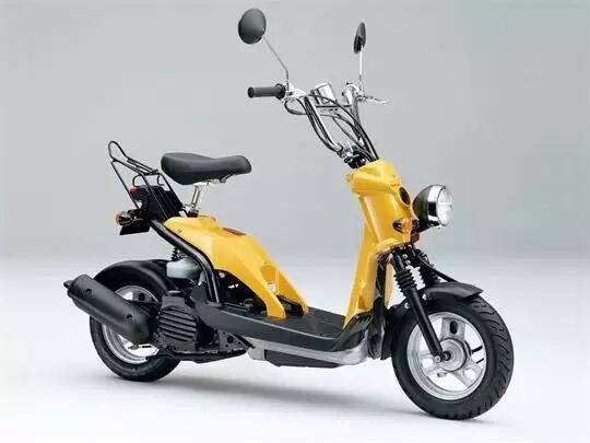 9马力/8000转水冷4冲程单缸2003年本田发售bite 50(国内貌似叫小恐龙?