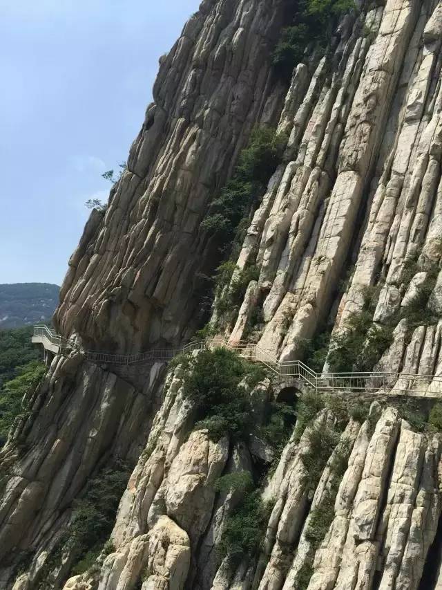 假期推薦安陽周圍竟有這麼造的地方秒殺張家界玻璃橋你敢去嗎