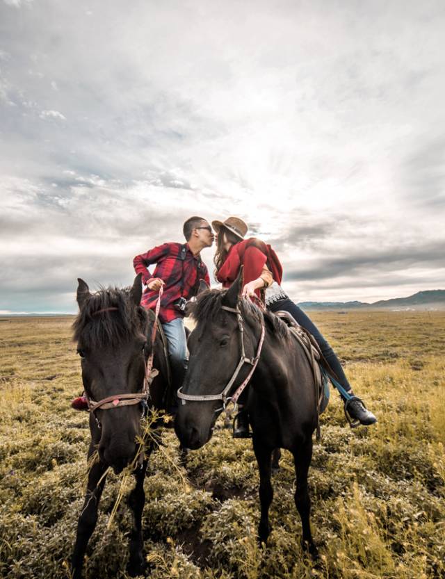 一对85后小情侣,自驾7000公里的拍婚纱照