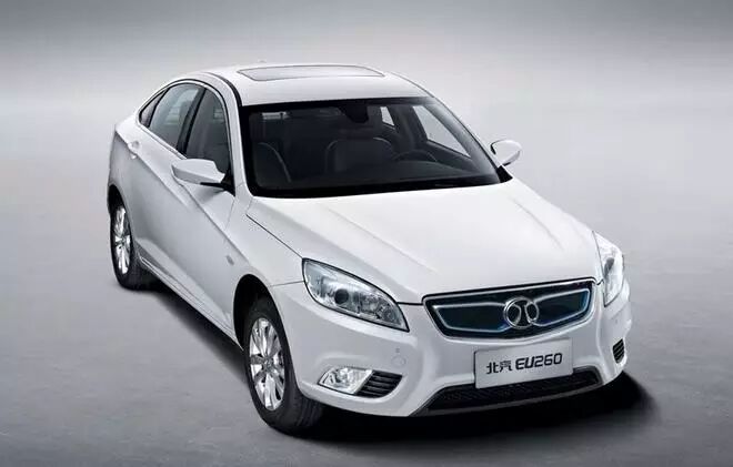 日前,eu260还夺得了2015中国年度汽车总评榜"年度值得