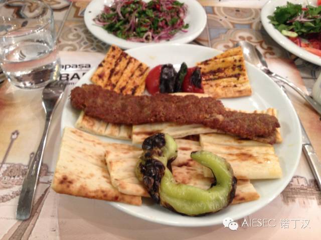 土耳其最出名的烤肉就在我们城市!阿达纳 kebap!