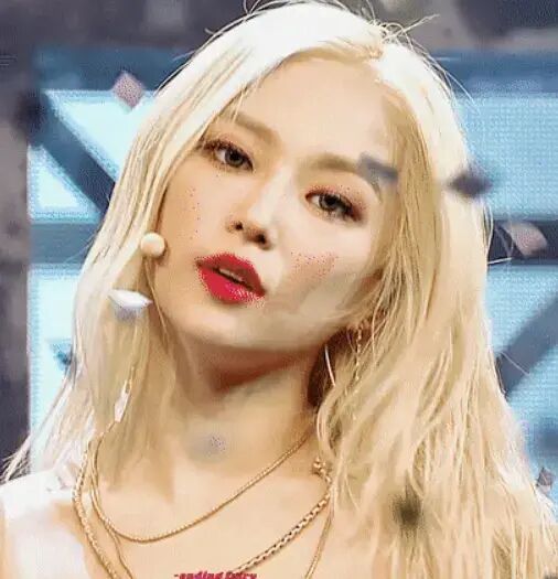 文玩爱好者 这里有 直播 鉴宝 物流 一键三连 海东新闻