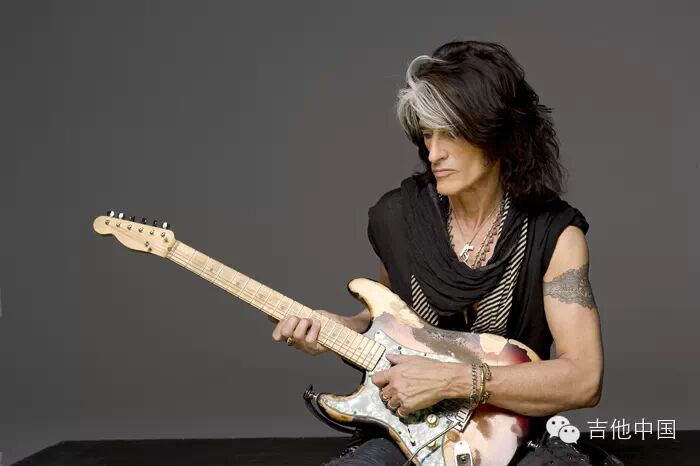 左撇子也能拯救世界十位伟大的左撇子摇滚明星