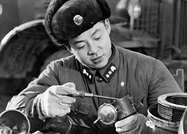為什么什么螺絲釘都是順時針擰緊？（轉自液壓那些事）的圖1