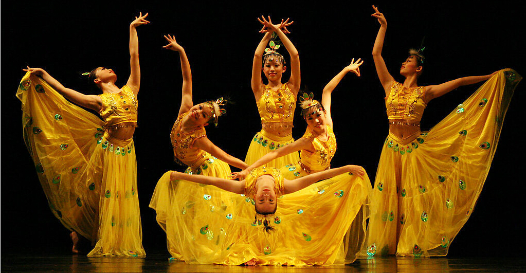 中国德宏2015国际泼水狂欢节金孔雀孔雀舞大赛公告