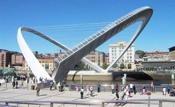 新加坡▼福尔柯克轮(falkirk wheel),英国▼亨德森波浪桥(henderson