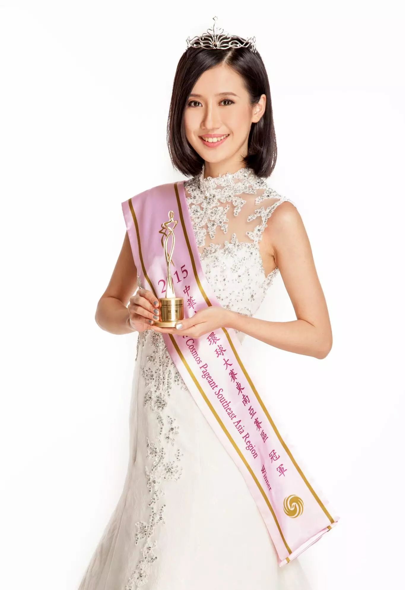 美翻了今年的中华小姐环球大赛东南亚赛区冠军是地道的福州女孩不仅