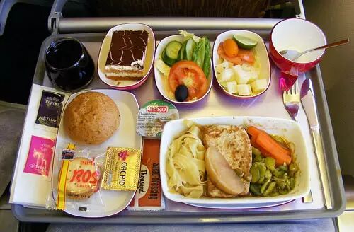 现在知道"飞机餐"为什么那么难吃了吧?