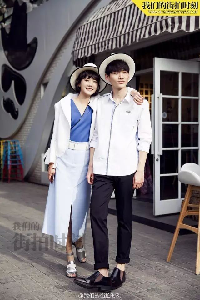 街拍牛仔裤美女穿搭2018夏_明星街拍穿搭图片_明星穿搭街拍
