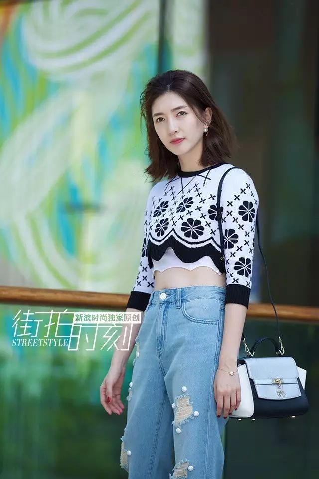 明星穿搭街拍_明星街拍穿搭图片_街拍牛仔裤美女穿搭2018夏/