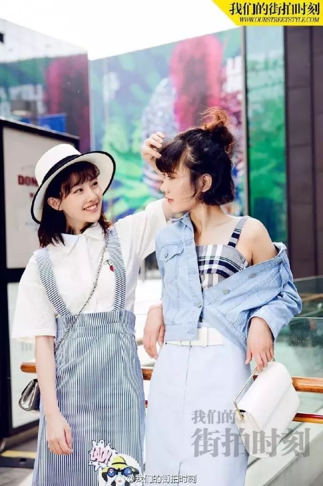 明星穿搭街拍_明星街拍穿搭图片_街拍牛仔裤美女穿搭2018夏