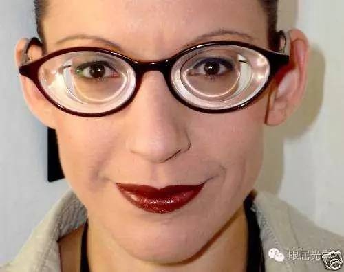 视力下降的朋友最关心的事。