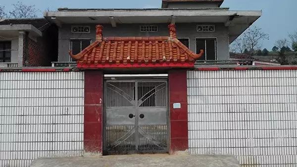 “她的工廠一旦停工，全球手機都得斷貨”，她是中國女首富，身價500億！的圖3