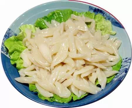 让面团醒发30分钟用保鲜膜盖住碗口且稍微松散(但不流动)的面团将面粉