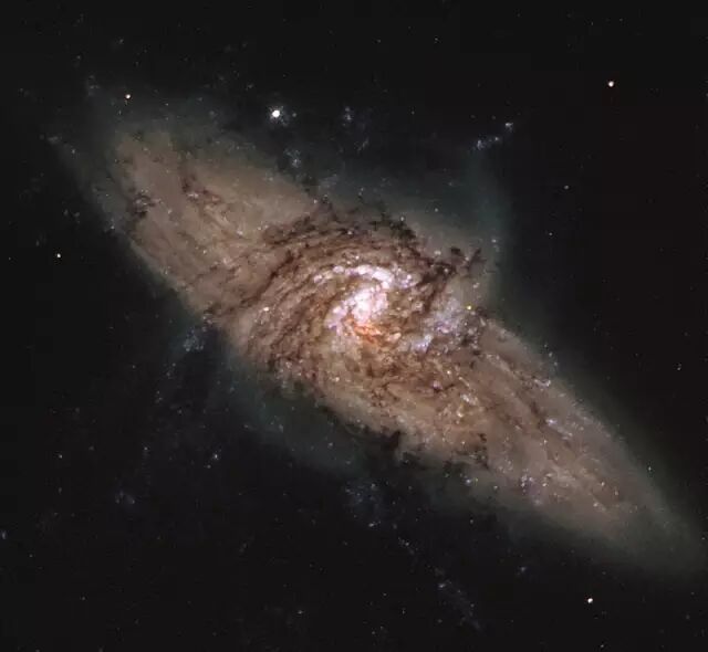 从地球到宇宙边缘的旅行，一大波Mac桌面壁纸
