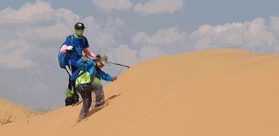 如果您希望培养孩子 自强的行为习惯和感恩意识 那就带他来参加 伞兵