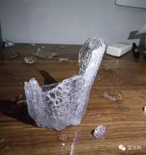 宜家玻璃杯又爆炸了!你家里有这样的宜家玻璃杯吗?以后可要注意啦!