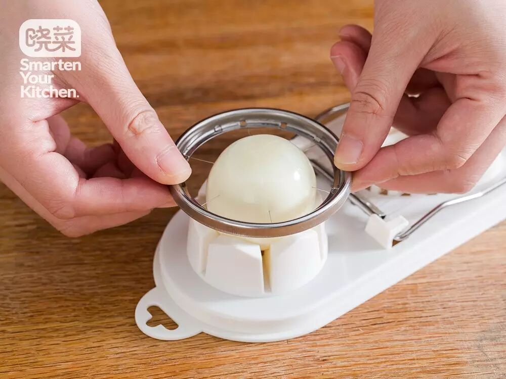 片片厚薄均匀统一,鸡蛋色泽诱人,小巧一片片.