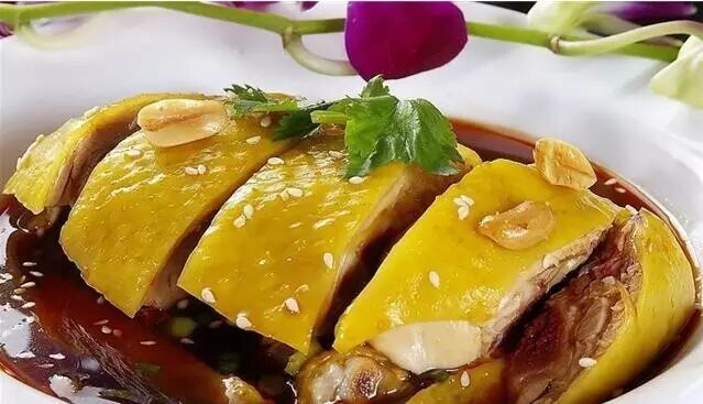 荔枝,漳州的香蕉,柚子,枇杷,宁德福安的水蜜桃等都是独步江湖的美味