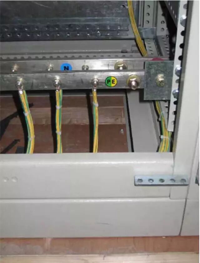 【干货】图文详解电气控制柜元件安装接线配线规范的图33