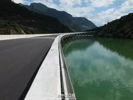 帶你看看中國最美的水上公路!