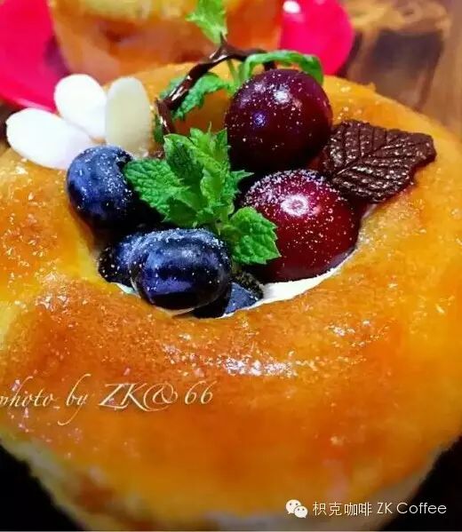 萨瓦兰 savarin 是一款法式宴客甜点,丰盈的酒香,顺滑的奶油以及