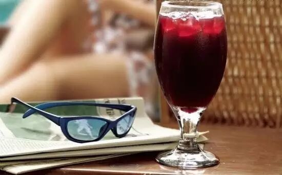 盛夏红酒的错误饮用方法，你中招了没有？