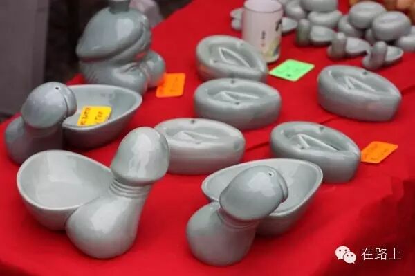 在比如:龙虎山的仙女岩与金枪峰