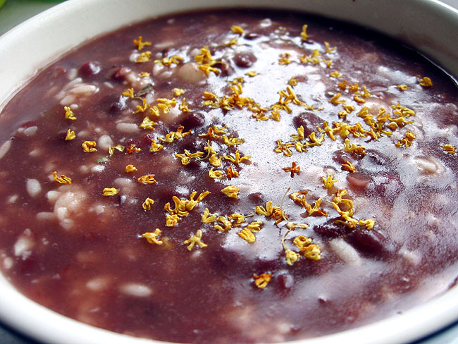 走遍大街小巷寻找镇江地道平民美食——桂花赤豆糊_苏州小吃美食联盟