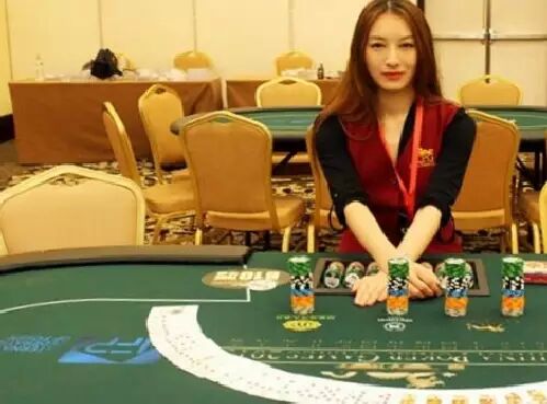 会玩德州扑克是混金融圈的标配！