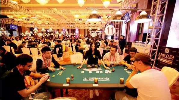 会玩德州扑克是混金融圈的标配！