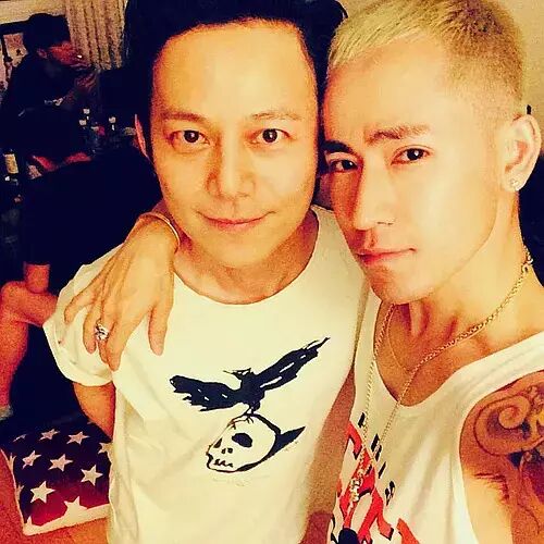 何炅出道23年零绯闻，一度被认为是Gay？最近被曝已隐婚20年？