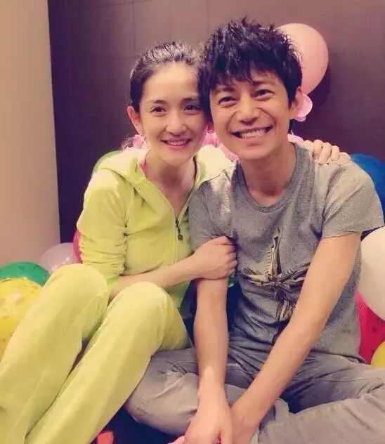 何炅出道23年零绯闻，一度被认为是Gay？最近被曝已隐婚20年？