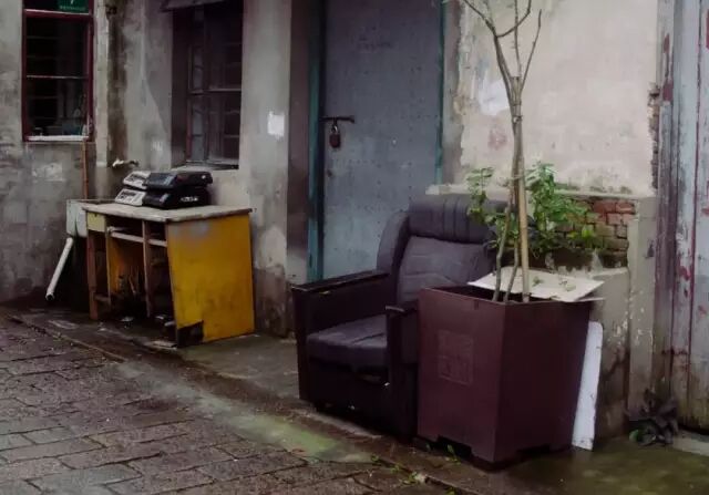 大学生创业废旧衣物回收利用_废物点灯利用_废物回收再利用创业项目